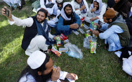 Власти Афганистана освободили 80 осужденных талибов из 400