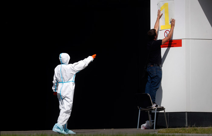 В России за сутки выявлено 4 748 новых заболевших коронавирусом