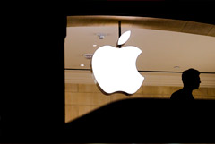 Рыночная стоимость Apple впервые превысила $2 трлн