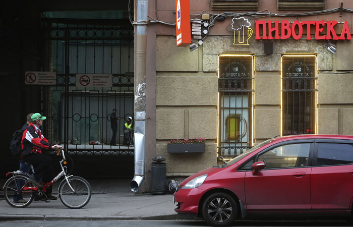 Автор закона о "наливайках" в Петербурге подготовил поправки