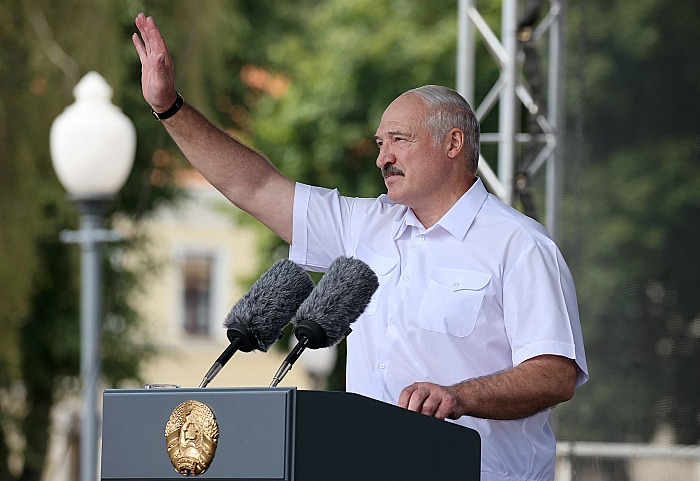 Лукашенко назвал разбежавшимися крысами участников протеста