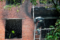 При взрыве газа в доме на западе Москвы пострадали четыре человека