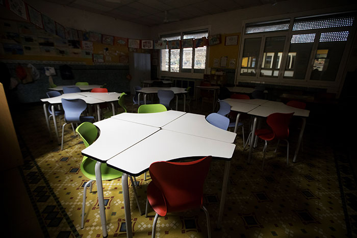 В Испании хотят открыть школы в ближайшие дни после 6 месяцев перерыва