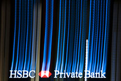 Акции HSBC рухнули до минимума за 25 лет на фоне расследования