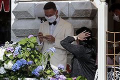 В России запретят включать чаевые в чек с 2021 года