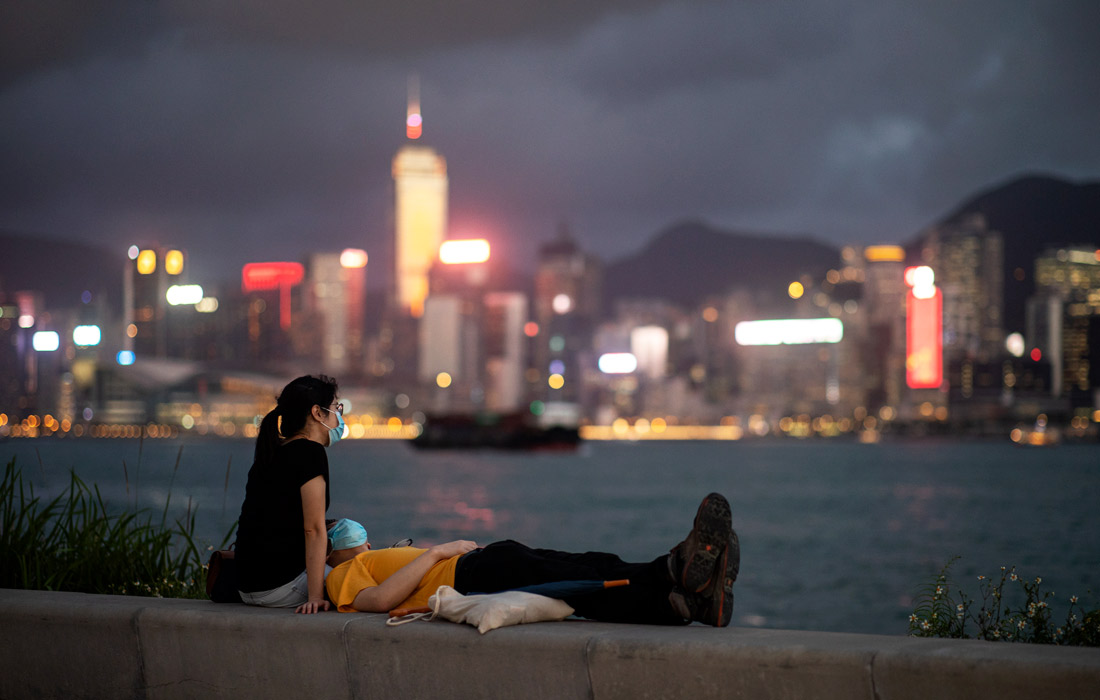 Закат на набережной в Гонконге