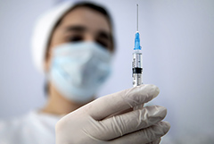 Россиян не будут штрафовать за отказ от прививок