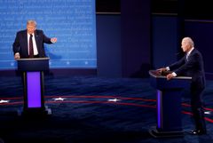 Микрофоны Трампа и Байдена на дебатах выключат на время речи оппонента