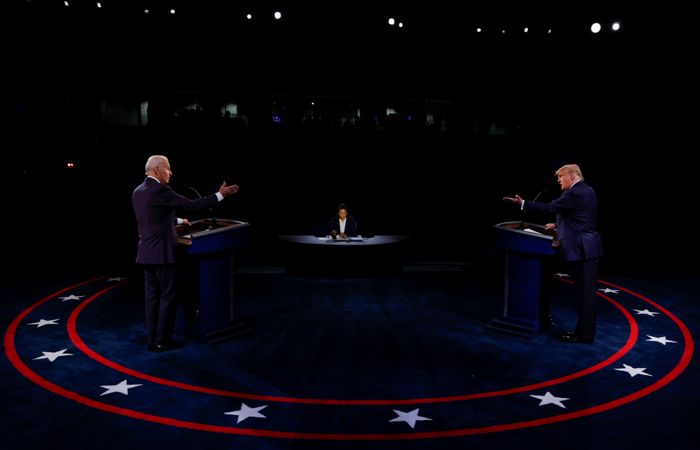Финальные дебаты Трампа и Байдена прошли спокойнее, но не без взаимных обвинений