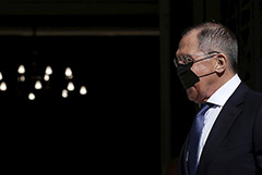 Лавров ушел на самоизоляцию после контакта с больным COVID-19