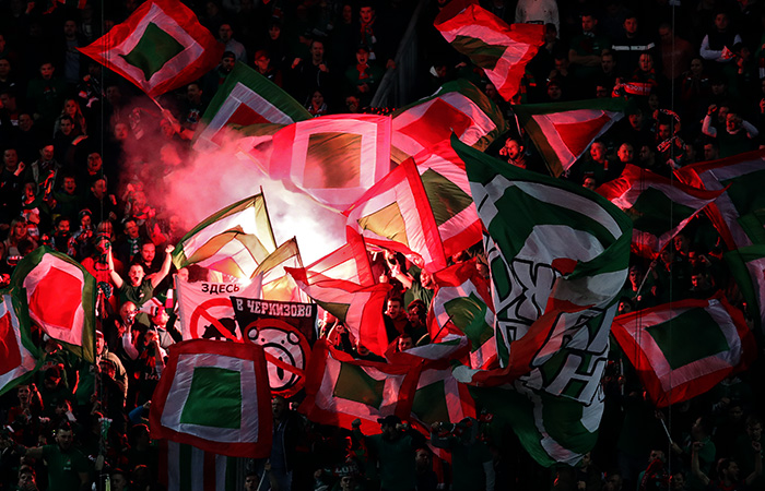 Владеющий "Динамо" ВТБ продал акции футбольного "Локомотива"