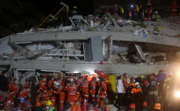 Число погибших в результате землетрясения в Турции увеличилось до 20