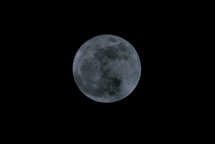В ночь на воскресенье в небе можно будет увидеть голубую Луну
