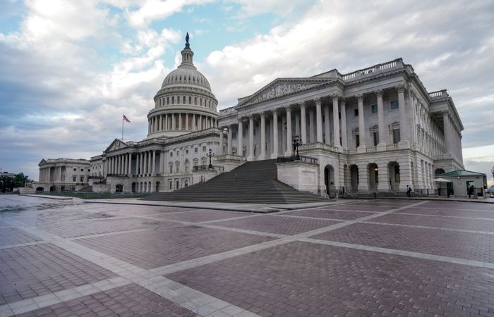 Демократы сохраняют большинство в Палате представителей США