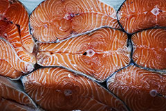 Минсельхоз обеспокоился галопирующими наценками на лососевые