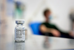 РФПИ предложил скомбинировать вакцину AstraZeneca со "Спутником V"