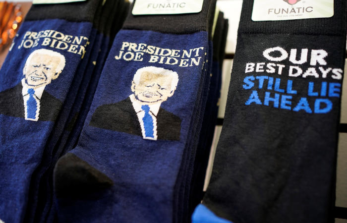 Байден получил травму, играя со своей собакой