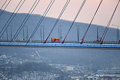 Во Владивостоке открыли движение по мосту на остров Русский
