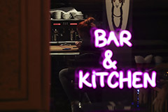 Власти Петербурга сочли оправданным применение силы при рейде по барам