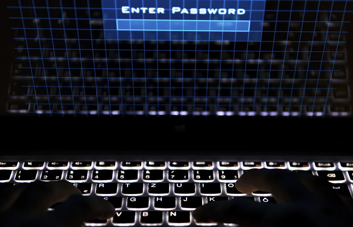 Москва начала проверку информации об утечке данных переболевших COVID