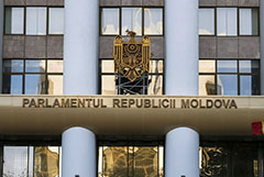 Парламент Молдавии утвердил русский в статусе языка межнационального общения