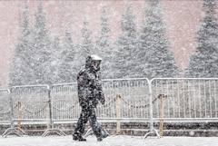 Москвичей предупредили о метели и гололедице в пятницу