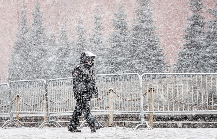 Москвичей предупредили о метели и гололедице в пятницу