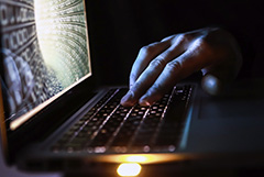 Путин подписал закон о лишении свободы за клевету в интернете