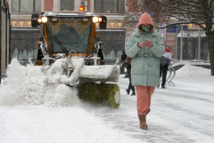 В Москве за первые дни нового года убрали полмиллиона кубометров снега