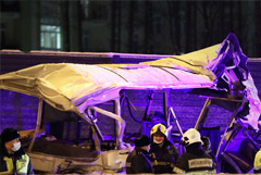 Арестован водитель грузовика, врезавшегося в колонну военных автобусов