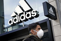 ВС РФ встал на сторону россиянки в споре с Adidas из-за смарт-часов