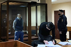 Дравшийся с росгвардейцами на митинге чеченец арестован на два месяца