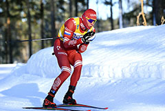 Большунов выиграл гонку на 15 км на этапе Кубка мира