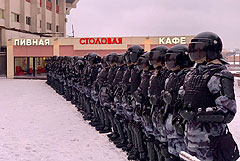 Участников акции начали задерживать на Комсомольской площади в Москве