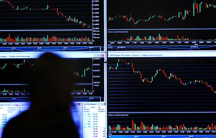 Рынок акций РФ открылся снижением основных индексов на 0,8%
