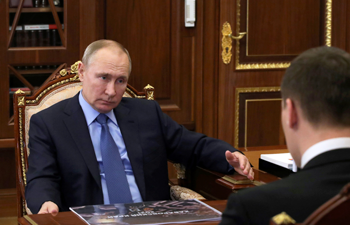 Путин обсудил с Дегтяревым итоги полугода его работы в Хабаровском крае