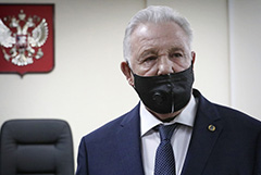 Хабаровский экс-губернатор Ишаев получил пять лет условно за растрату