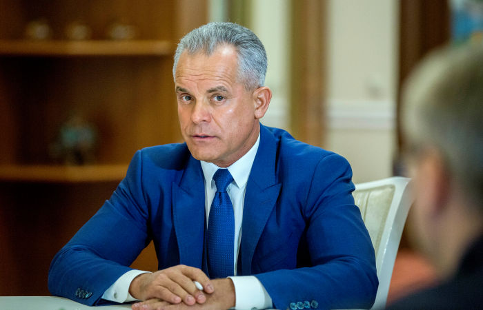 Молдавия отозвала высшую награду у Владимира Плахотнюка