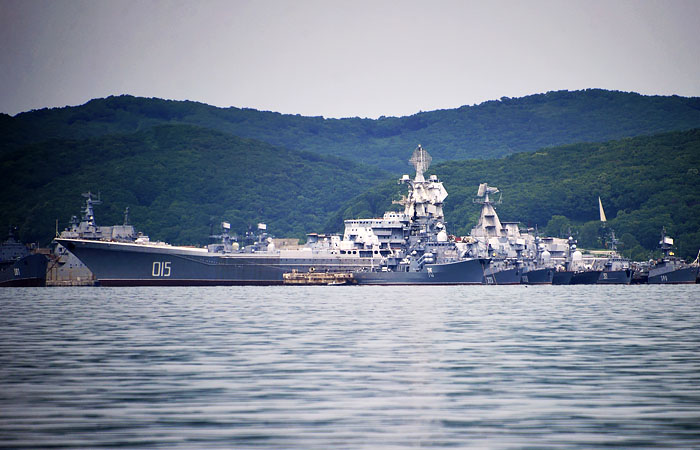 Атомный крейсер "Адмирал Лазарев" отправили на утилизацию