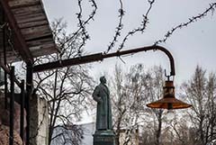 Москвичам предложат выбрать для Лубянки памятник Дзержинскому или Невскому