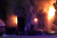 Жильцы сгоревшего в Кирове дома пытались потушить огонь без пожарных