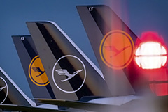 В Lufthansa опровергли планы организовать "прививочные" рейсы в Москву