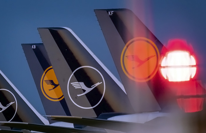  Lufthansa    ""   