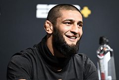 Боец UFC Чимаев передумал завершать карьеру после беседы с Кадыровым