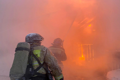 Три человека погибли при пожаре в многоквартирном доме в Уфе