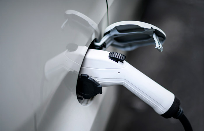 На подземных парковках РФ разрешат ставить зарядки для электромобилей