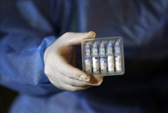 В Кремле заподозрили США в информационной атаке против "Спутника V"