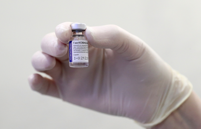 Вакцину от коронавируса "Спутник V" получили почти 7 млн человек