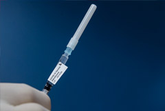Франция и Италия приостановили использование вакцины AstraZeneca