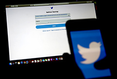 Интернет-омбудсмен допустил возможность ухода Twitter из России